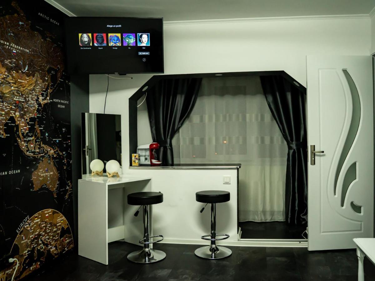 Studio Six Continents Petrosani Exterior photo